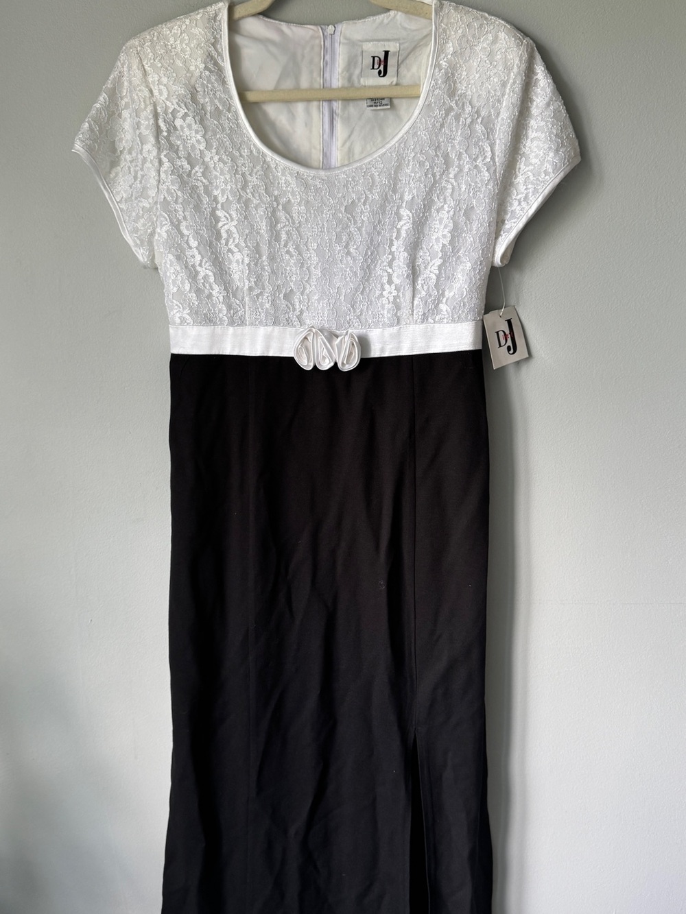 Two-Tone Lace Bodice Maxi Dress in White and Black